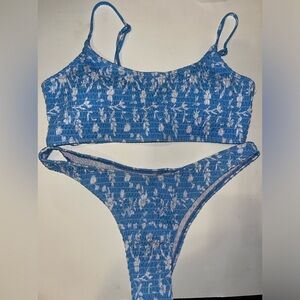 Shein Women’s Size L Swimsuit bikini in blue & white floral pattern 💙🤍💐
